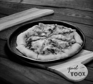 Classic margherita pizza
