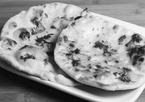 Masala Cheese Naan