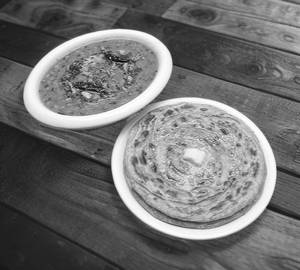 Dal Tadka with 3 Parathas