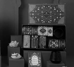 Sapphire Splendor Diwali Gift Hamper (Single)
