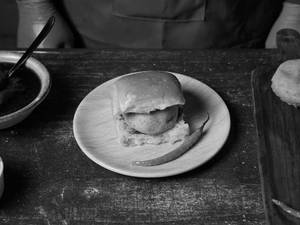 Schezwan Vadapav