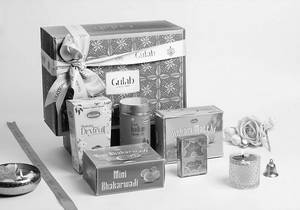 Emerald Bloom Diwali Hamper