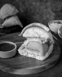 Cheese Blast Samosa Pav