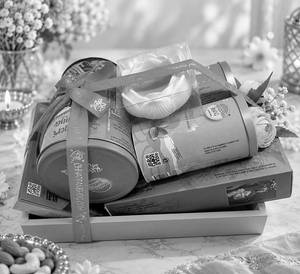 Assorted Gift Hamper(code No-6)