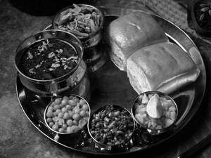 Mumbaiya Misal Pav