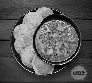 Matar paneer with 4 puri [4 pieces]