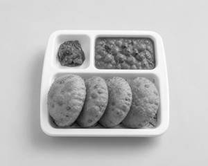 Matar Poori Sabzi [4 poori]