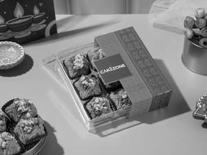 Royal Dry Fruit Sweets Baklava Pyramid – 9 Pcs