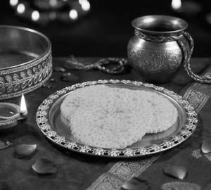 Kesar Sweet Mathi