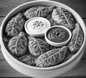 Veg hariyali tandoori momos