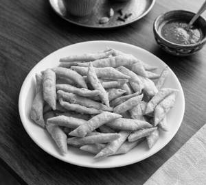 Semi Namakpara [250 Grams]