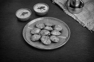 Marinated Podi Idlis (10 Pcs)