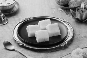 Khopra Pak (Coconut Barfi) (4 pcs)