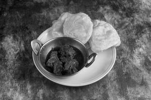 Luchi(4pcs)+chicken Kasha
