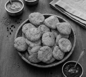 Sadi Mathri [250 Grams]