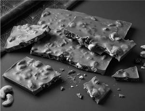Blackcurrant Pista & Cashew