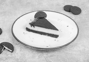 Oreo Cheesecake Slice