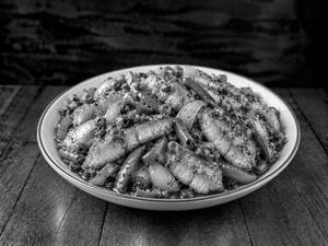 SLICE FISH CHILLI OYESTER