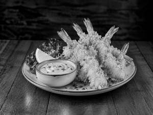 CRISPY TEMPURA PRAWN COCKTAIL WITH SRIRACHA MAYO DIP