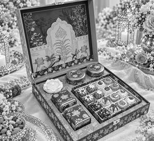 The Signature Luxe Diwali Gift Hamper (o)