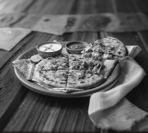 Cheese Capsicum Paratha (2Units)