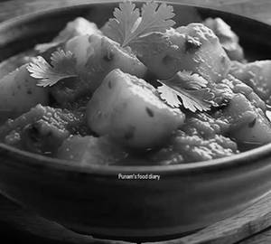 Dry Aloo Tomato Sabzi With 3 Pic Ghee Triangle Parathas