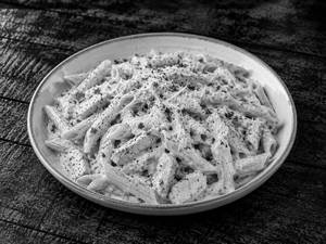 Chicken Whole Wheat Pasta with white sauce