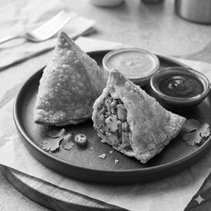 Crispy crust samosa