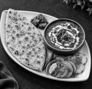 Soya Palak Curry Served With 4 Pcs Rotis, Salad & Pickle (Spl Combo Offer)