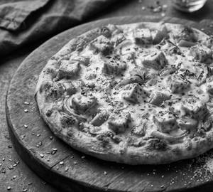 Paneer punch pizza