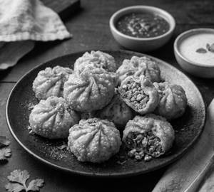 Paneer tikka momos fried