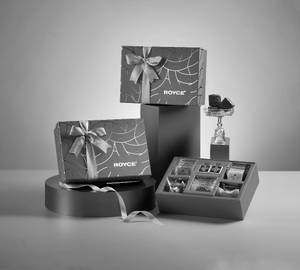 Red Rosette Gift Box