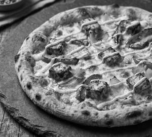 Paneer tikka pizza