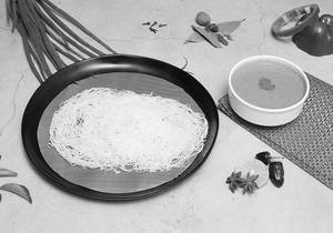 Idiappam( 2pcs) & Paya Curry Combo