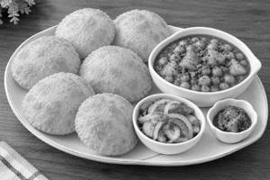 Aloo Chole Curry Served With 4 Pcs Puri, Salad & Pickle(Spl Combo Offer)
