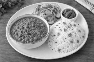 Mutter Curry Masala Served With White Rice, Salad & Pickle(Spl Combo Offer)