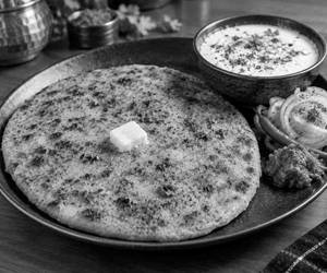 ALOO PARANTHA WITH CURD