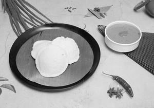 Idli(3pcs) & Chicken Curry Combo