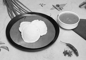 Idli ( 3 Pcs ) & Fish Curry Combo