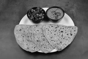 Triangle Paratha With Sabji - (4 Pcs)