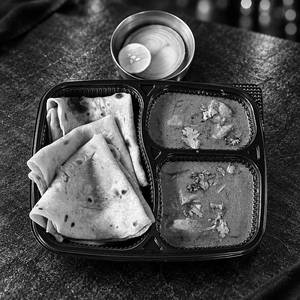 Chapathi With Chicken Curry