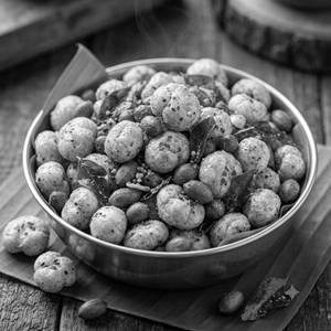 Makhana & Peanuts Roasted Namkeen