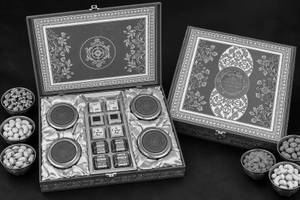 Shubh Deepawali Sweet Gift Hamper