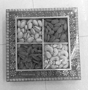Small Dry Fruit Tray[ SB00530 ]