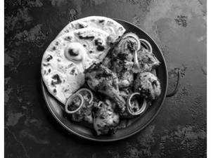 Tandoori Classic — Tandoori Chicken 1/4 + Roti + Naan + Dip