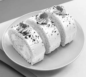 Strawberry Pistachio Roll