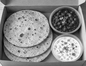 Roti 4 Pic (Black Soley, Chutney,Raita)