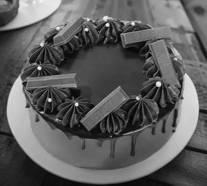 Kitkat Cake