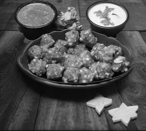 Kuttu Pakodi With Dahi