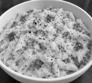 White sauce pasta
